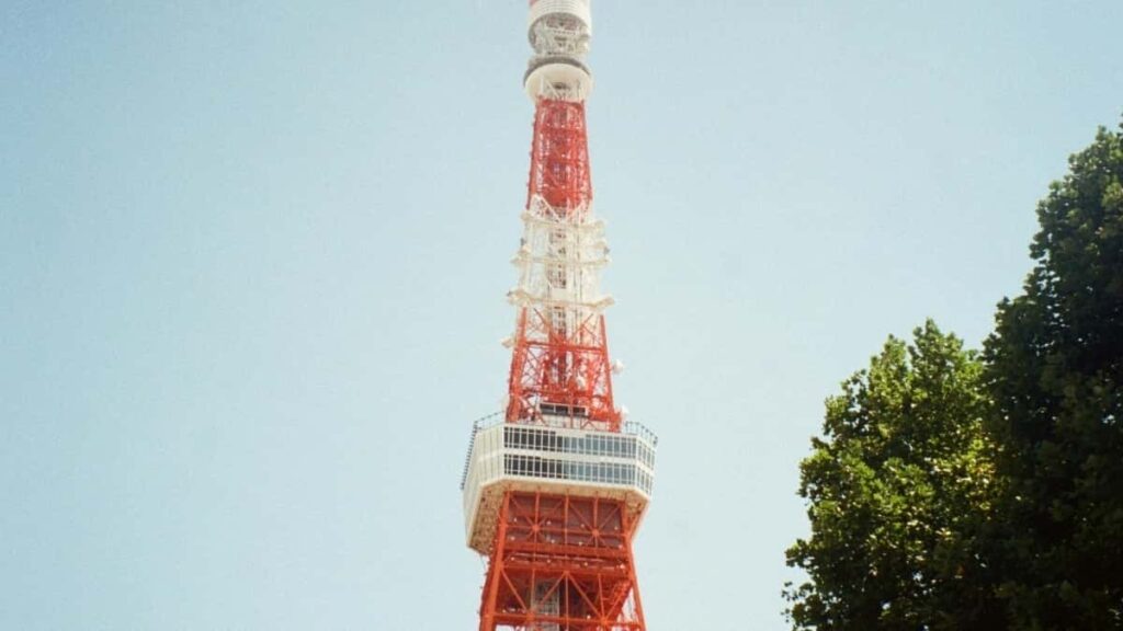 Prakticky navod pre slovenskych creatorov: ako natrafit na znacky z Pobrezia Slonoviny na Clubhouse, ponuknut hodnotu a ziskat sponzorovane nastroje.