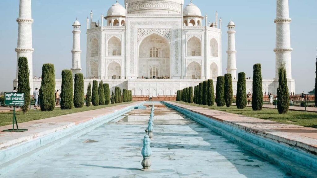 Prakticky navod pre slovenskych tvorcov, ako na Instagrame zaujat znacky z Kuvajtu, ziskat recenzie novych hernych funkcii a postavit lokalnu strategiu.