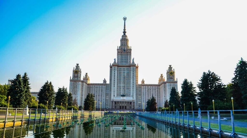 Prakticky navod pre slovenskych creatorov, ako najst a oslovit chorvatske znacky cez WeChat pre unboxing videa, plus taktiky, rizika a priklady.