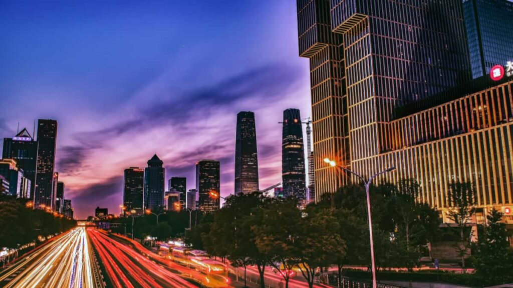 Prakticky navod pre slovenskych inzerentov: kde najst tvorcov z Bangladesa na Takatak a ako premenit sledovatelov na realnych kupujucich pomocou live, affiliate a lokalnych strategii.