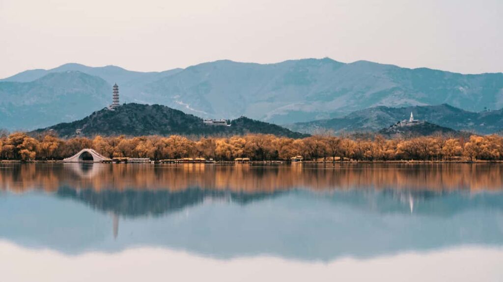 Prakticky sprievodca pre slovenskych inzerentov, ako lokalizovane najst a zapojit tvorcov z Noveho Zelandu na Apple Music pre uzke hudobne publikum.