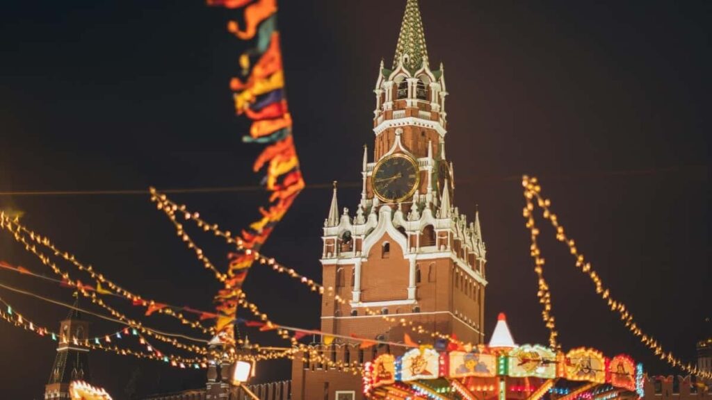 Prakticky postup pre slovenskych tvorcov: ako najst a oslovit laoske znacky na Takatak, pripravit ponuku pre hernych vydavatelov a zvysit sance na partnerstvo.